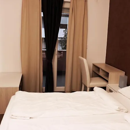 Apartment Goran 2 *