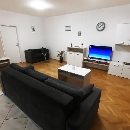Goran 2 Apartment *