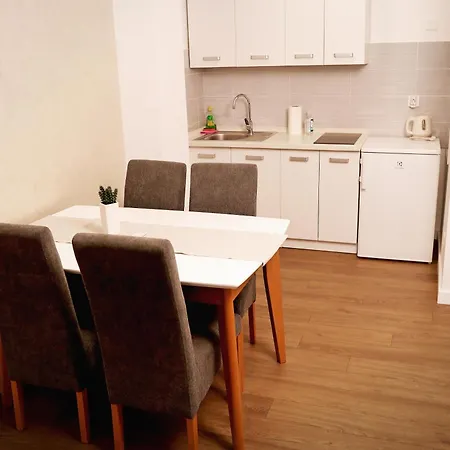 Apartman Goran 2 *